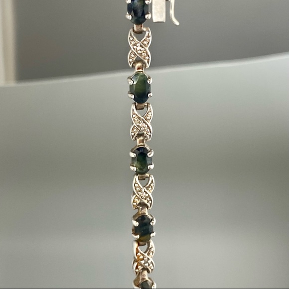 Sterling silver tennis bracelet w/ sapphires - Picture 3 of 6